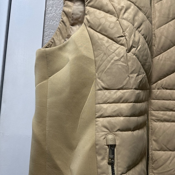 2XL Used Michael Kors Vest with Hoodie - Picture 5 of 6